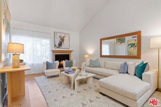 5008 Timberlake Terrace, Culver City, CA 90230