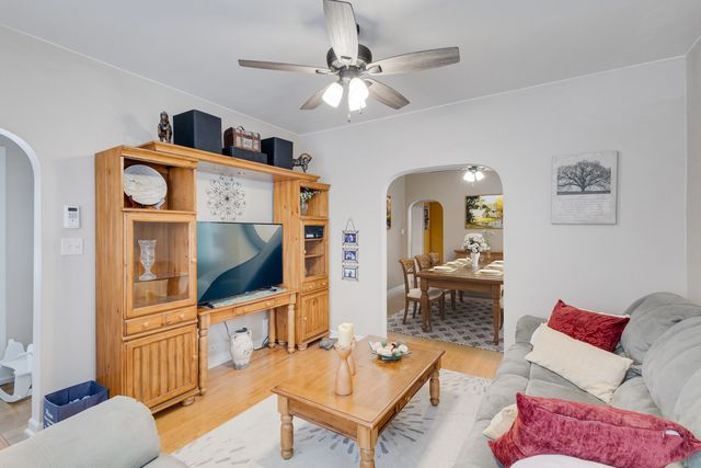 4323 Deyo Avenue, Brookfield, IL 60513