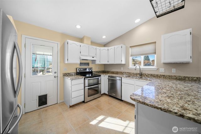 1816 NE 3rd Street, East Wenatchee, WA 98802