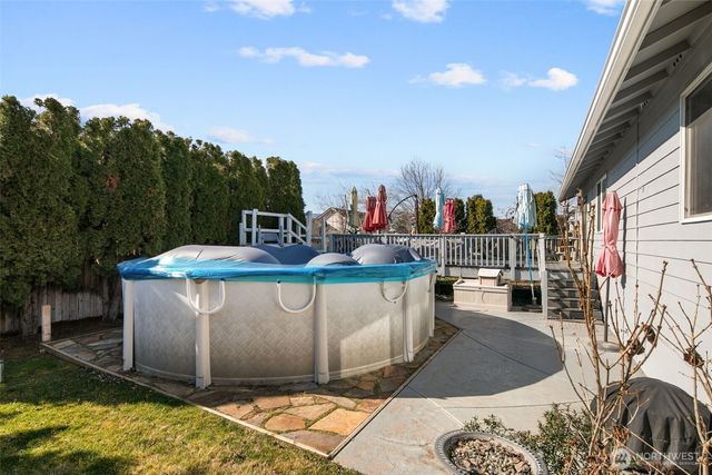 1816 NE 3rd Street, East Wenatchee, WA 98802