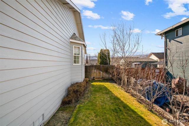 1816 NE 3rd Street, East Wenatchee, WA 98802