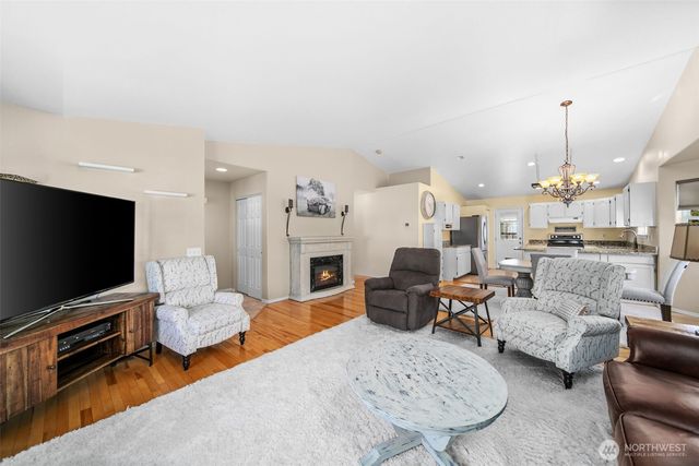 1816 NE 3rd Street, East Wenatchee, WA 98802