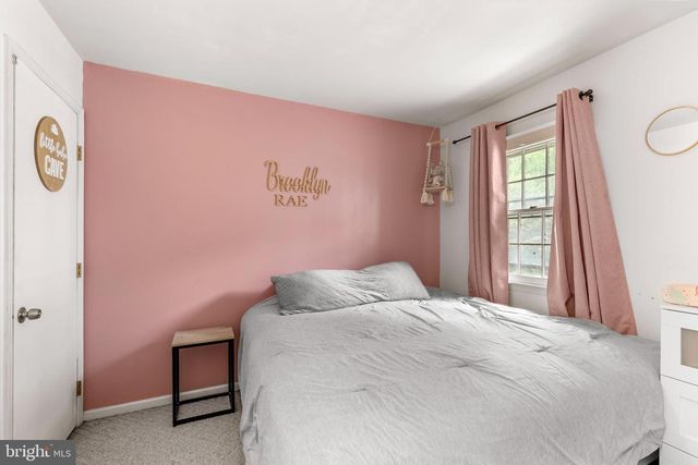 62 W WYOMISSING AVE, Mohnton, PA 19540