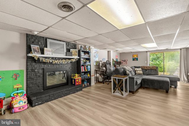 62 W WYOMISSING AVE, Mohnton, PA 19540