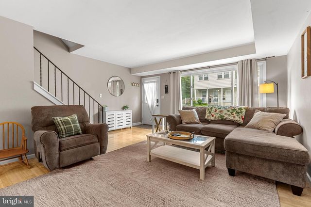 62 W WYOMISSING AVE, Mohnton, PA 19540