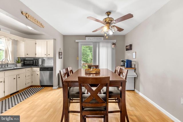 62 W WYOMISSING AVE, Mohnton, PA 19540