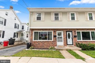 62 W WYOMISSING AVE, Mohnton, PA 19540