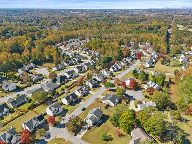 105 GOLDENRAIN Way, Simpsonville, SC 29680