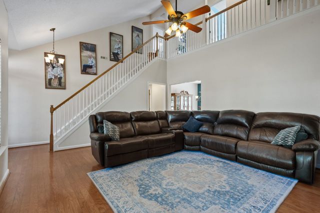 105 GOLDENRAIN Way, Simpsonville, SC 29680