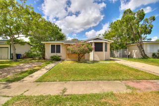 746 Collingswood Dr, Corpus Christi, TX 78412