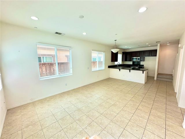 876 Madison Court, Upland, CA 91784