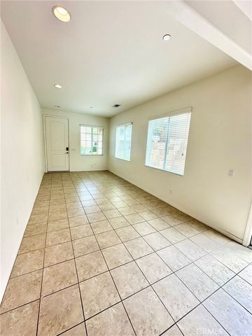 876 Madison Court, Upland, CA 91784