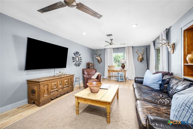 226 Oakwood Boulevard, New Braunfels, TX 78130