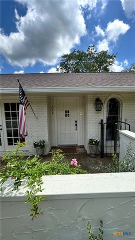 226 Oakwood Boulevard, New Braunfels, TX 78130