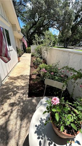 226 Oakwood Boulevard, New Braunfels, TX 78130
