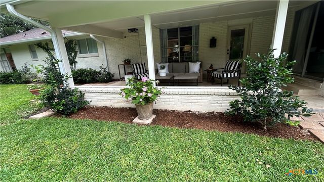 226 Oakwood Boulevard, New Braunfels, TX 78130