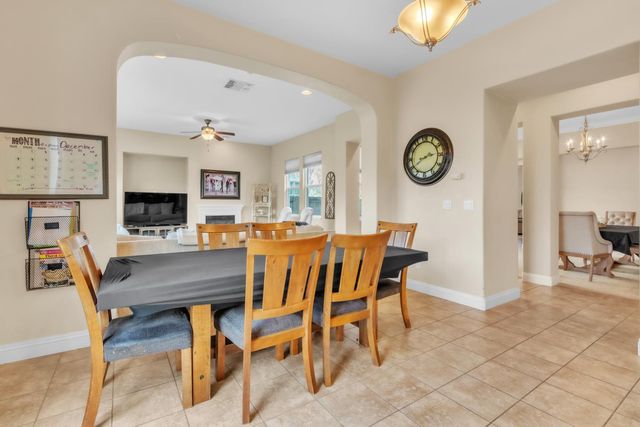 5623 Da Vinci Way, Sacramento, CA 95835