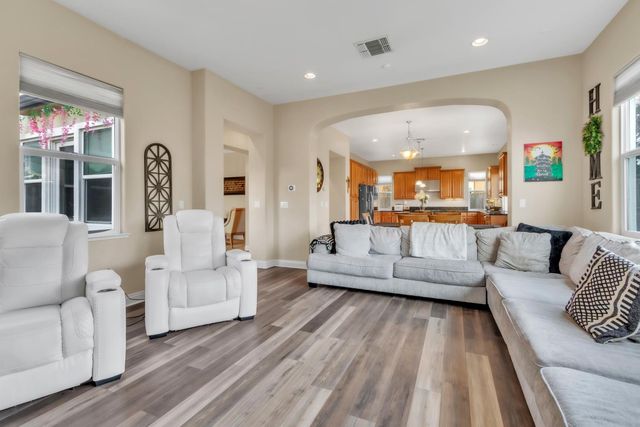 5623 Da Vinci Way, Sacramento, CA 95835