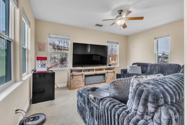 5623 Da Vinci Way, Sacramento, CA 95835