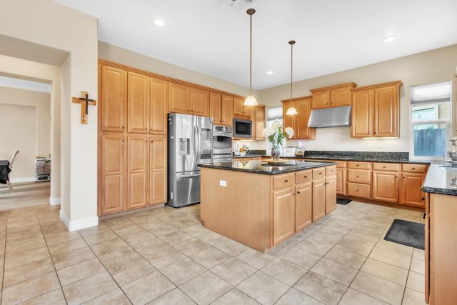 5623 Da Vinci Way, Sacramento, CA 95835