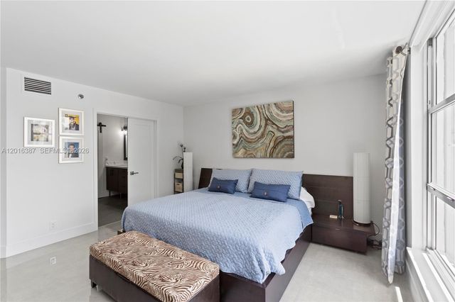 3600 Mystic Pointe Drive 306, Aventura, FL 33180