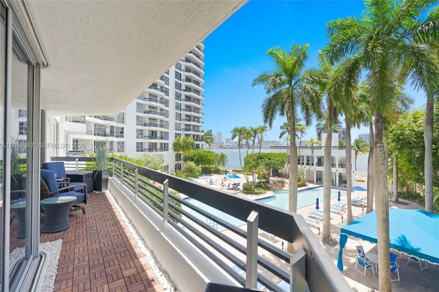 3600 Mystic Pointe Drive 306, Aventura, FL 33180