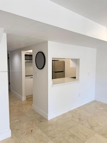 260 NW 107th Ave 204, Miami, FL 33172