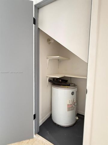 260 NW 107th Ave 204, Miami, FL 33172