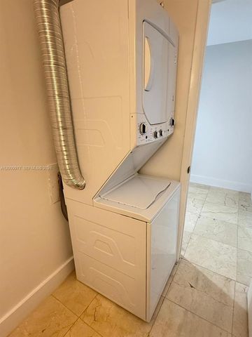 260 NW 107th Ave 204, Miami, FL 33172