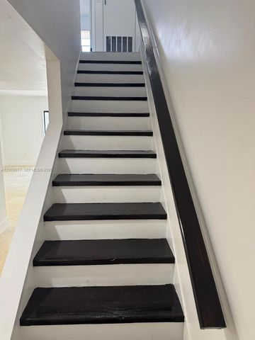 260 NW 107th Ave 204, Miami, FL 33172