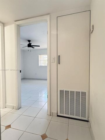 260 NW 107th Ave 204, Miami, FL 33172