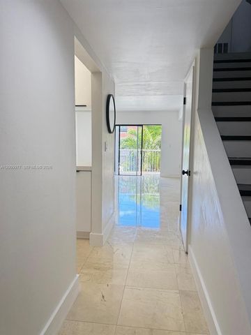 260 NW 107th Ave 204, Miami, FL 33172