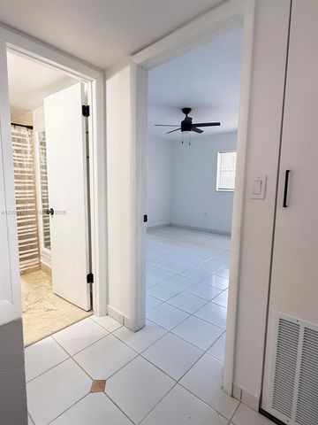 260 NW 107th Ave 204, Miami, FL 33172