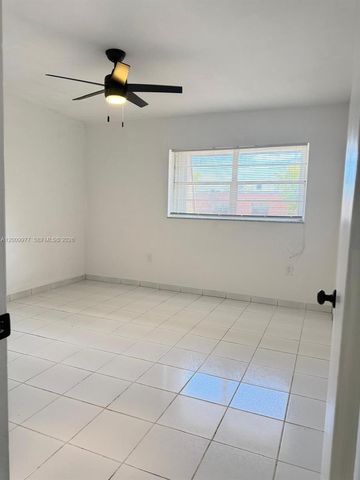 260 NW 107th Ave 204, Miami, FL 33172