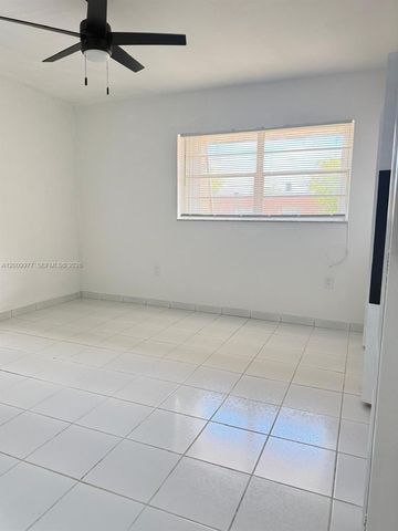 260 NW 107th Ave 204, Miami, FL 33172