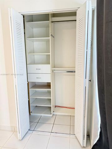 260 NW 107th Ave 204, Miami, FL 33172