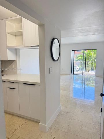 260 NW 107th Ave 204, Miami, FL 33172