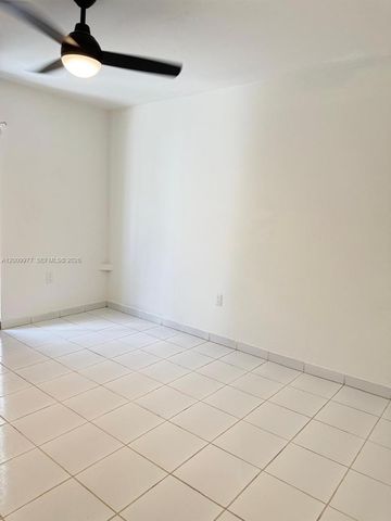 260 NW 107th Ave 204, Miami, FL 33172