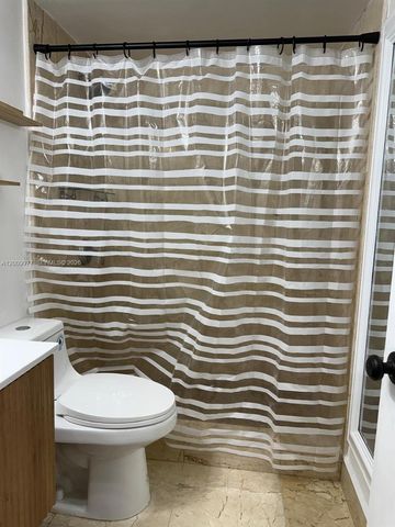 260 NW 107th Ave 204, Miami, FL 33172