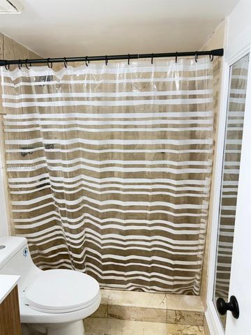 260 NW 107th Ave 204, Miami, FL 33172