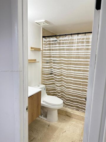 260 NW 107th Ave 204, Miami, FL 33172