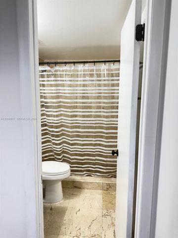 260 NW 107th Ave 204, Miami, FL 33172