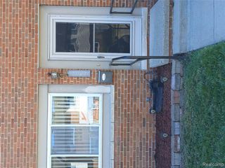 25959 Salem St, Roseville, MI 48066