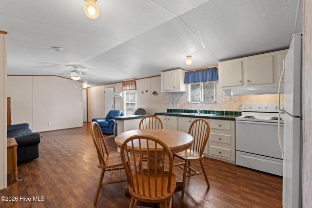 2412 Myrtlewood Drive SW, Supply, NC 28462
