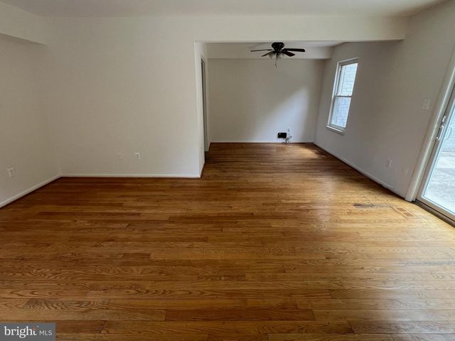 5566 BURNSIDE DR, Rockville, MD 20853