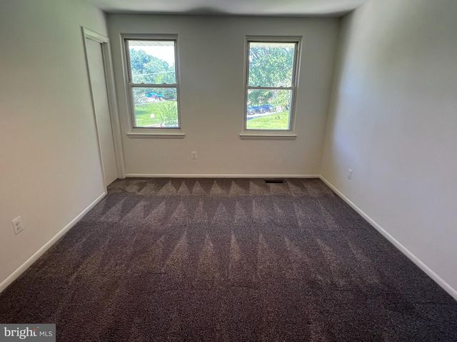 5566 BURNSIDE DR, Rockville, MD 20853