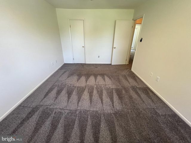 5566 BURNSIDE DR, Rockville, MD 20853