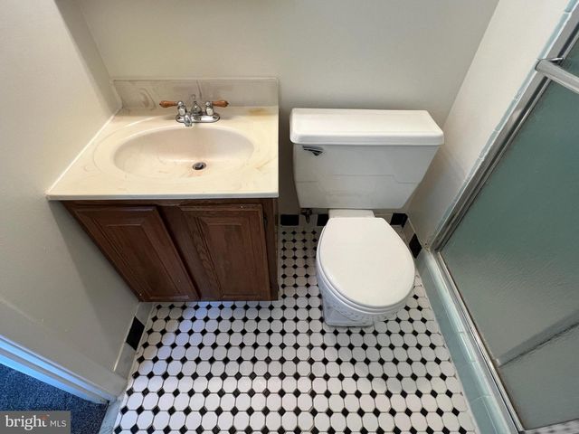 5566 BURNSIDE DR, Rockville, MD 20853