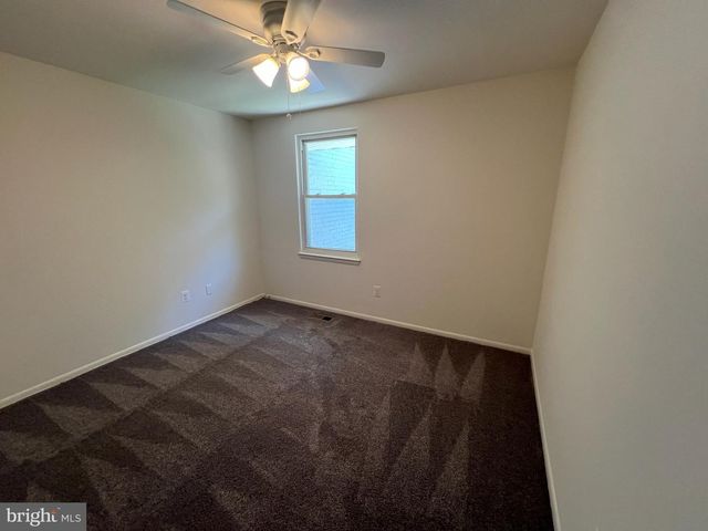 5566 BURNSIDE DR, Rockville, MD 20853