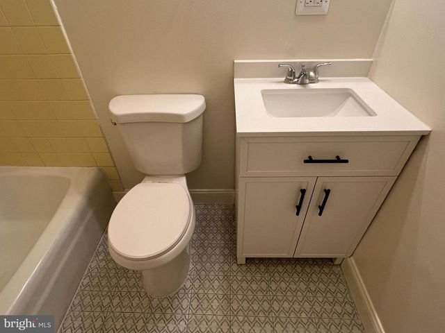5566 BURNSIDE DR, Rockville, MD 20853